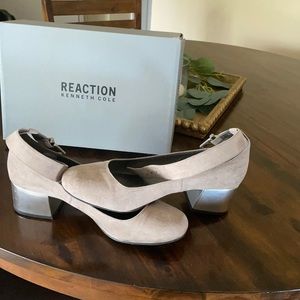 Kenneth Cole 8.5 Taupe ( tan) block heels.